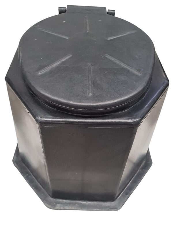 Pedastal pit plastic black